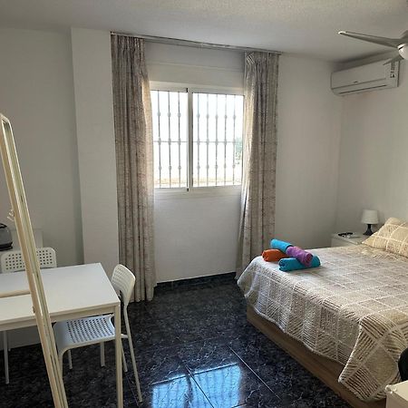 Almeria Centro Habitacion Privada En Apartamento Compartido المظهر الخارجي الصورة