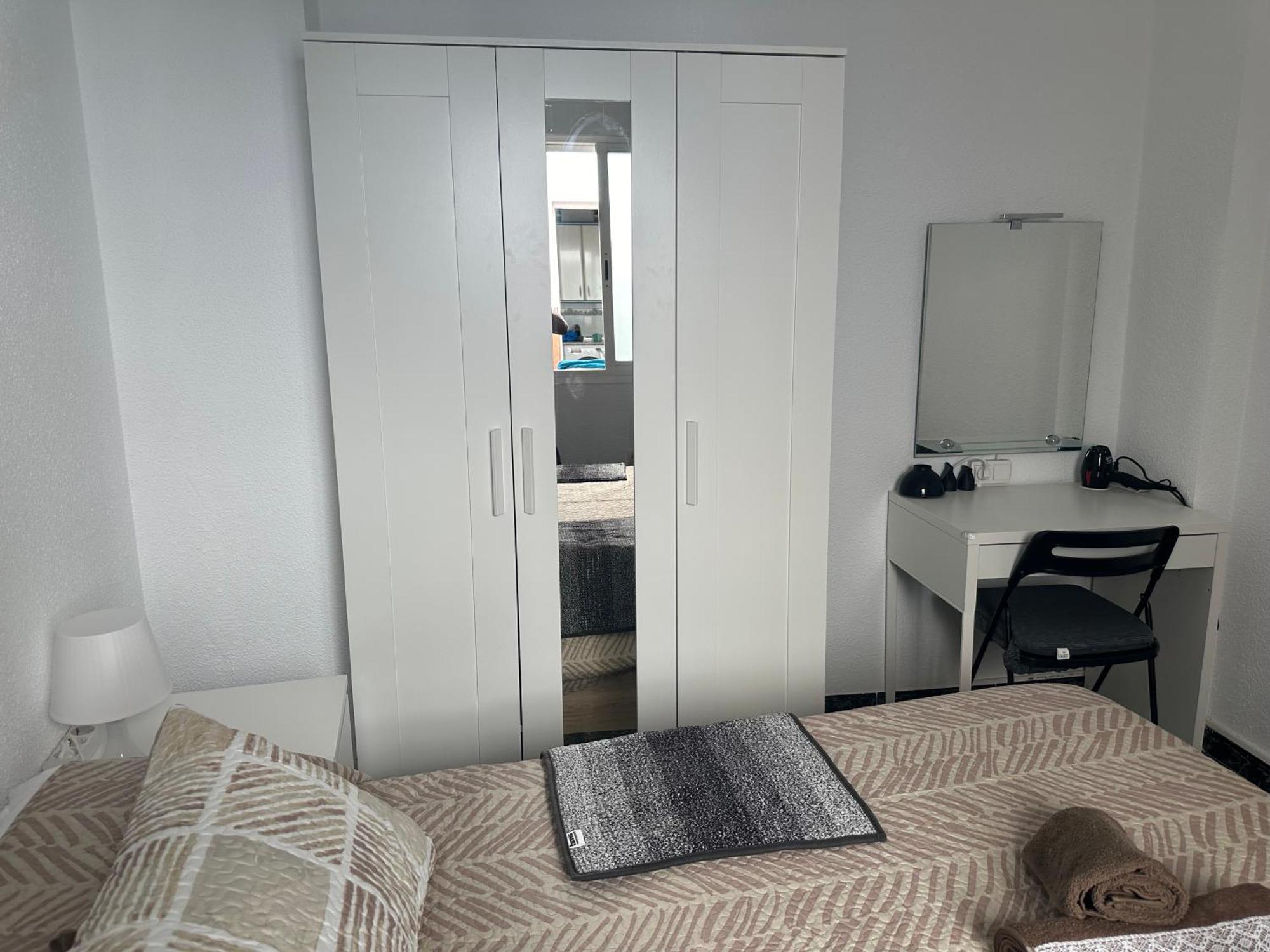 Almeria Centro Habitacion Privada En Apartamento Compartido المظهر الخارجي الصورة