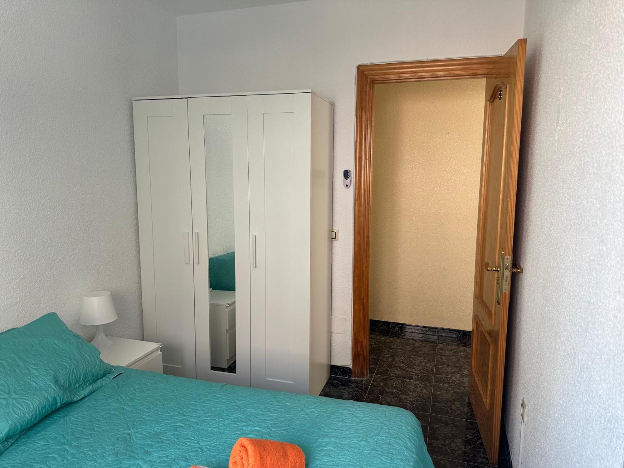 Almeria Centro Habitacion Privada En Apartamento Compartido المظهر الخارجي الصورة
