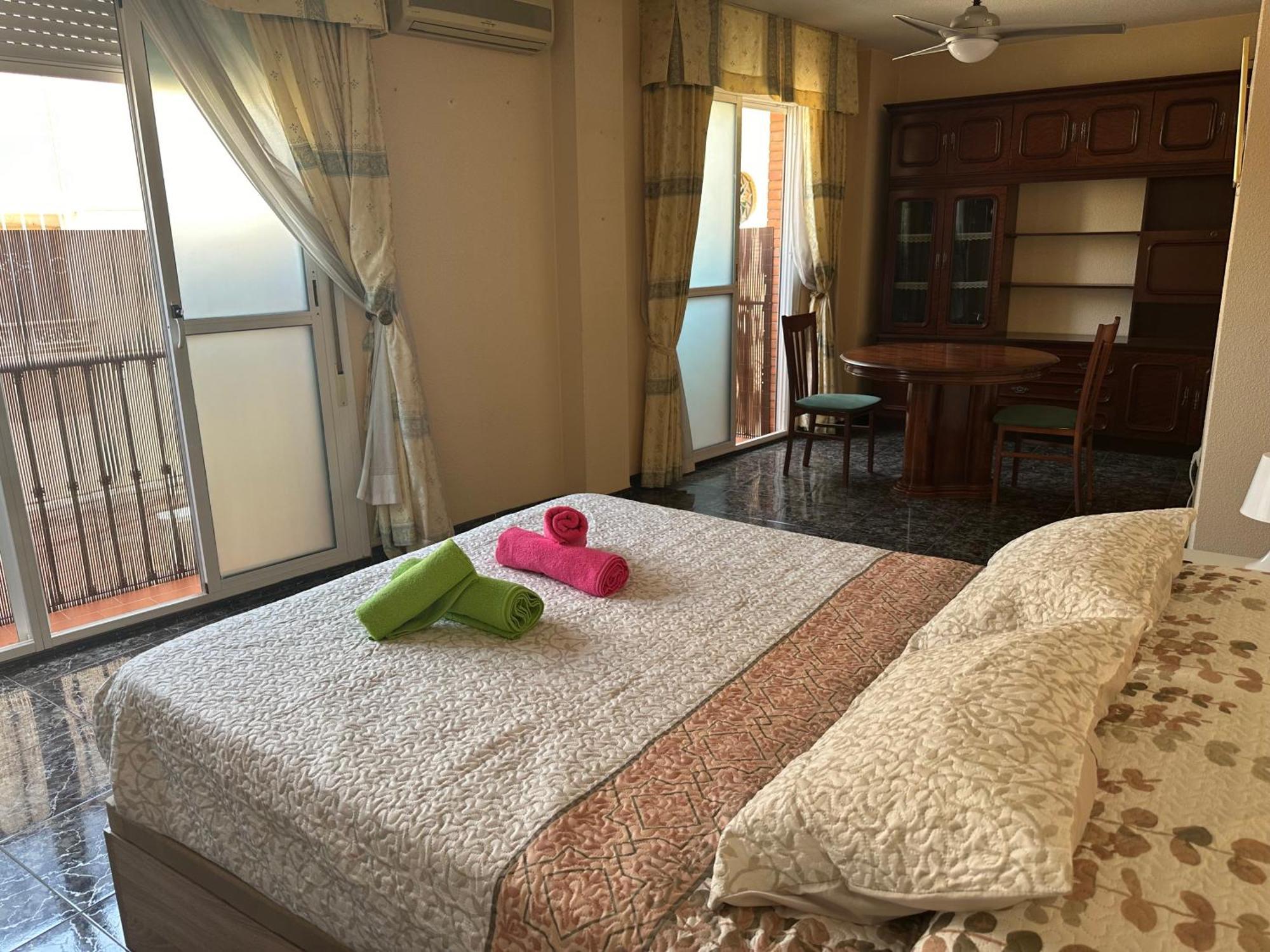Almeria Centro Habitacion Privada En Apartamento Compartido المظهر الخارجي الصورة