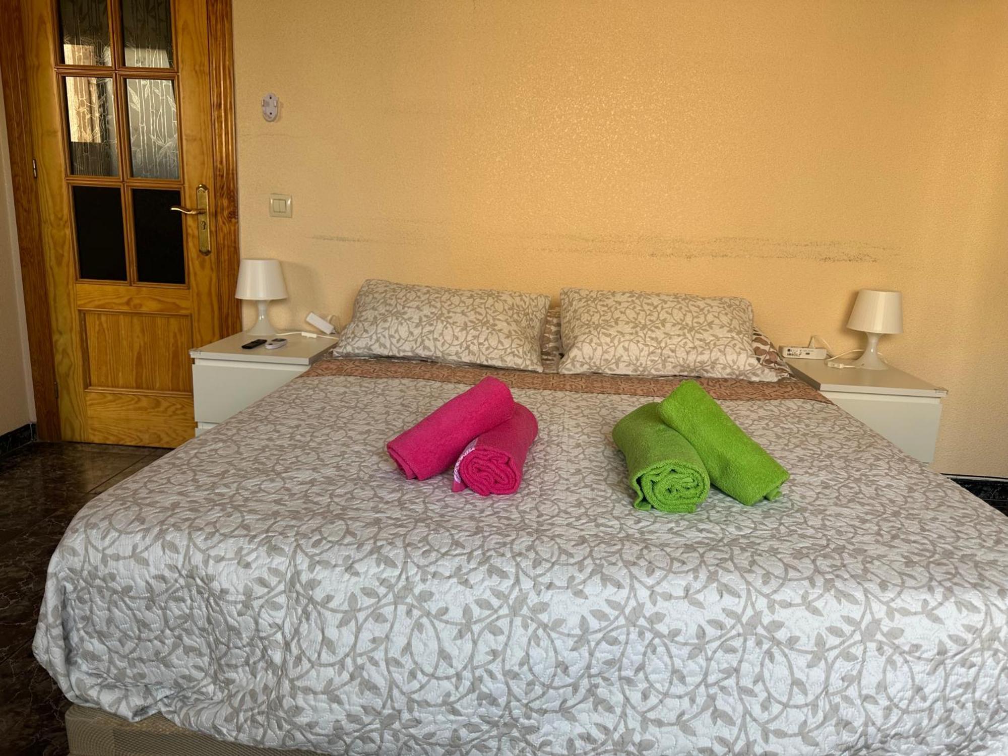 Almeria Centro Habitacion Privada En Apartamento Compartido المظهر الخارجي الصورة