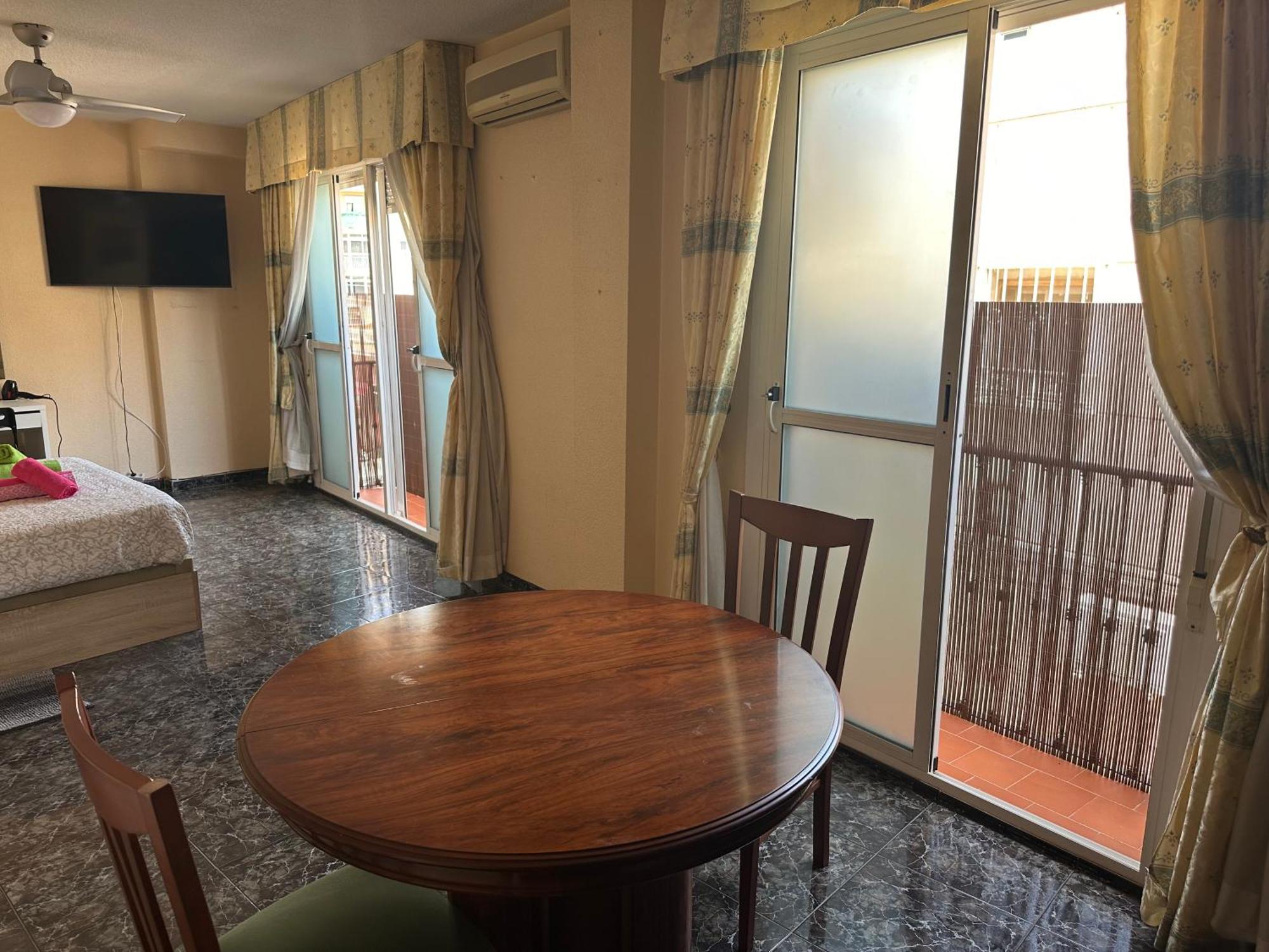 Almeria Centro Habitacion Privada En Apartamento Compartido المظهر الخارجي الصورة
