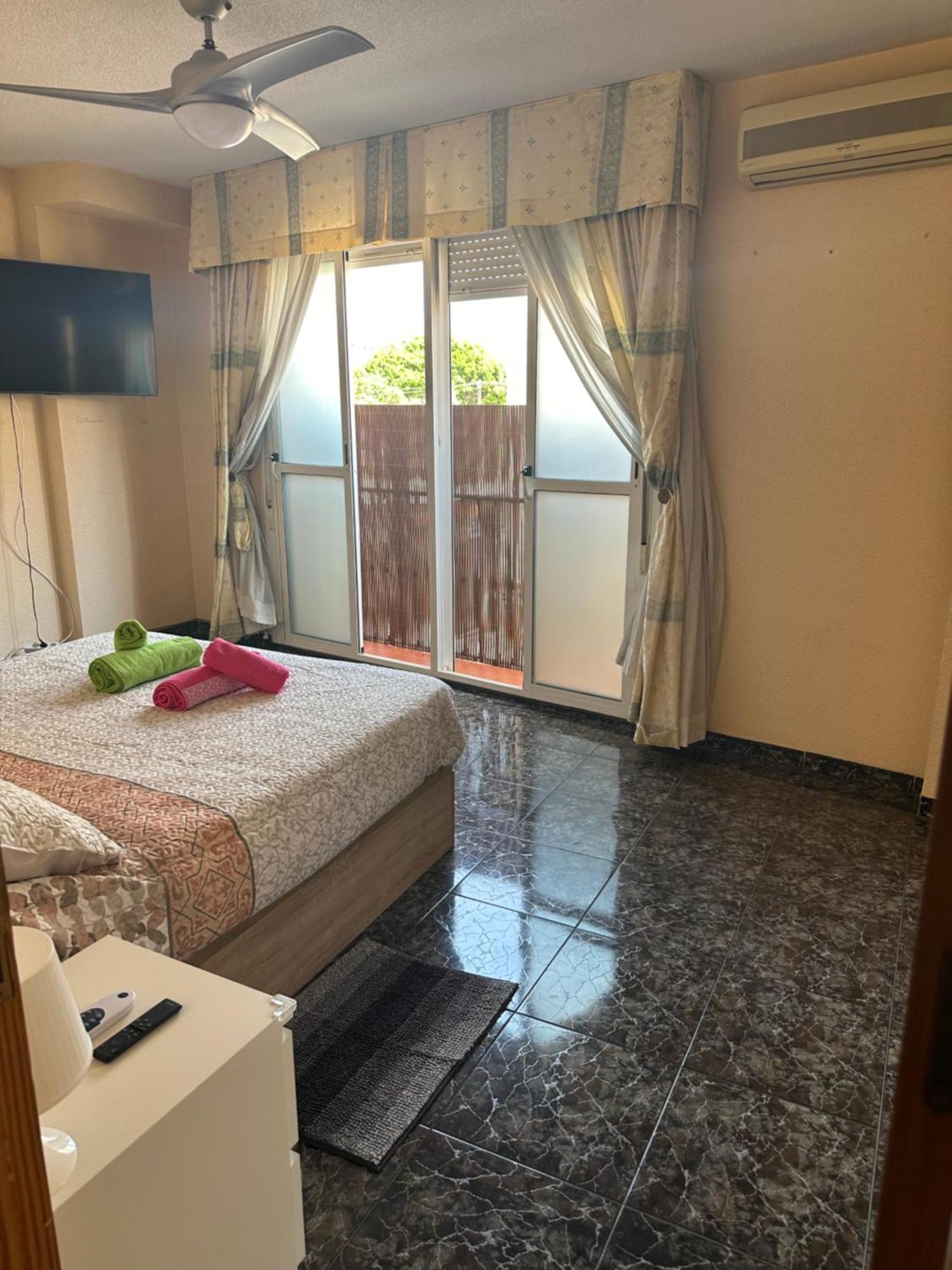 Almeria Centro Habitacion Privada En Apartamento Compartido المظهر الخارجي الصورة