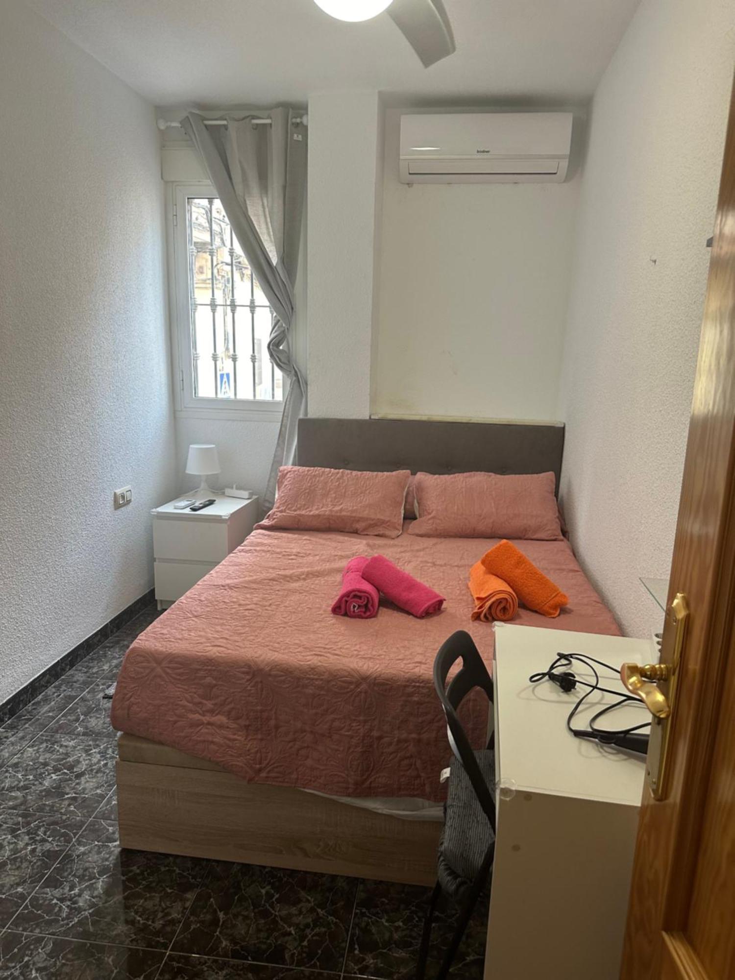 Almeria Centro Habitacion Privada En Apartamento Compartido المظهر الخارجي الصورة