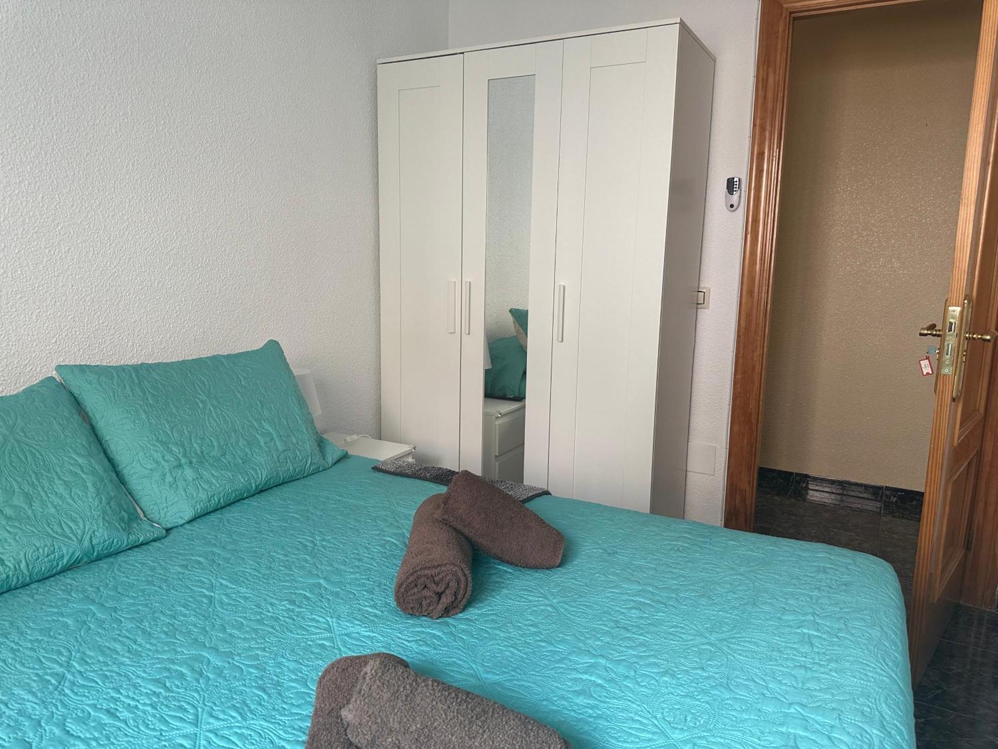 Almeria Centro Habitacion Privada En Apartamento Compartido المظهر الخارجي الصورة