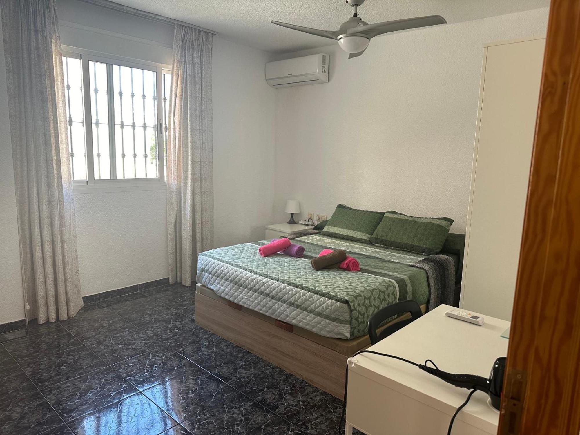 Almeria Centro Habitacion Privada En Apartamento Compartido المظهر الخارجي الصورة