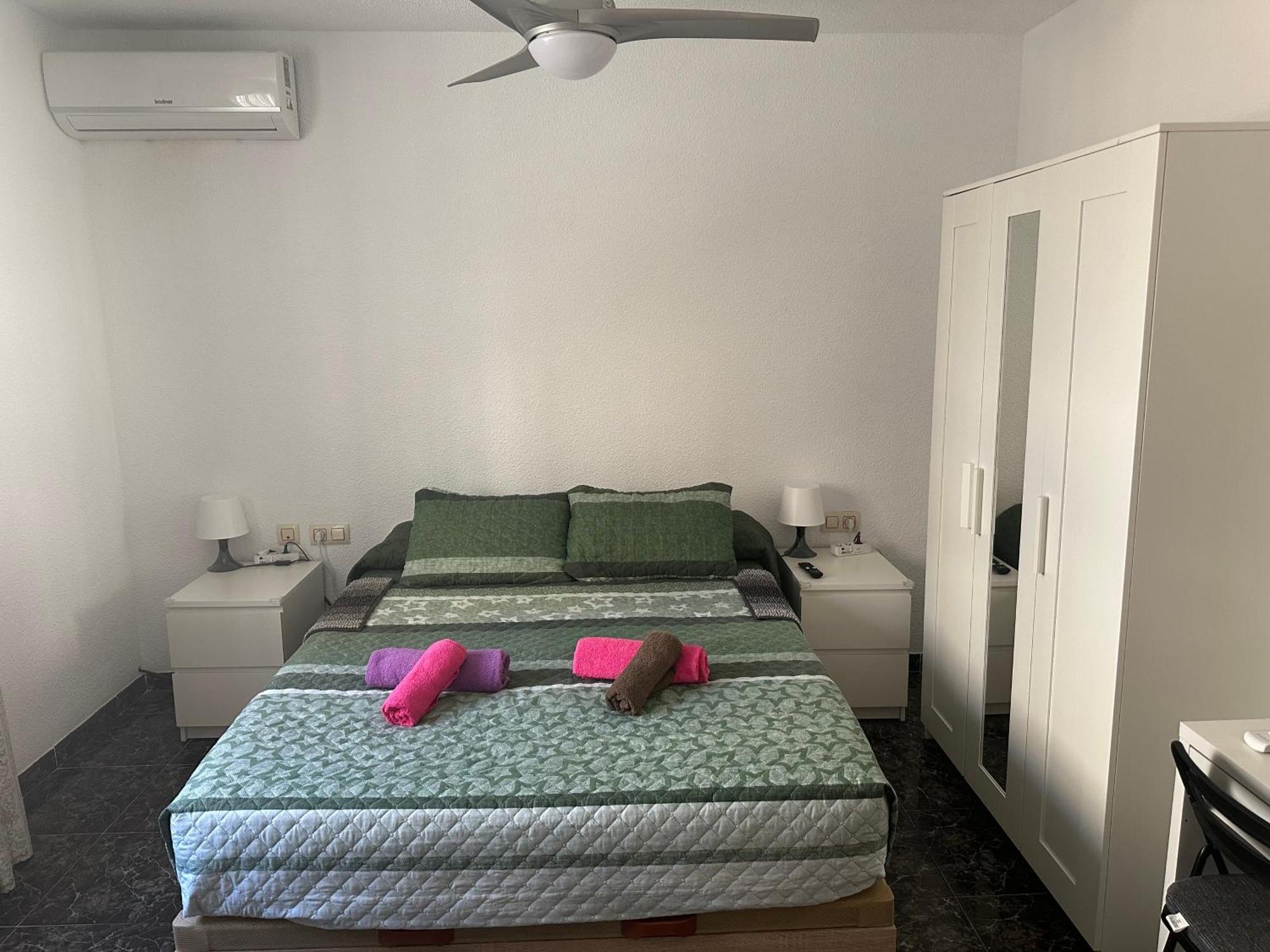 Almeria Centro Habitacion Privada En Apartamento Compartido المظهر الخارجي الصورة