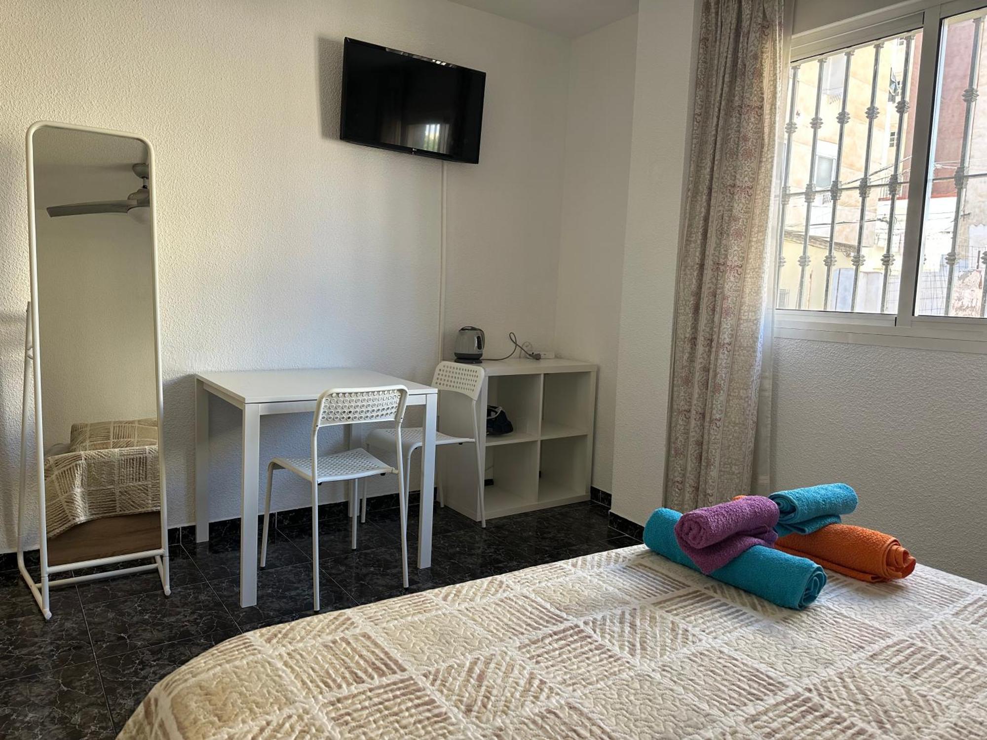 Almeria Centro Habitacion Privada En Apartamento Compartido المظهر الخارجي الصورة