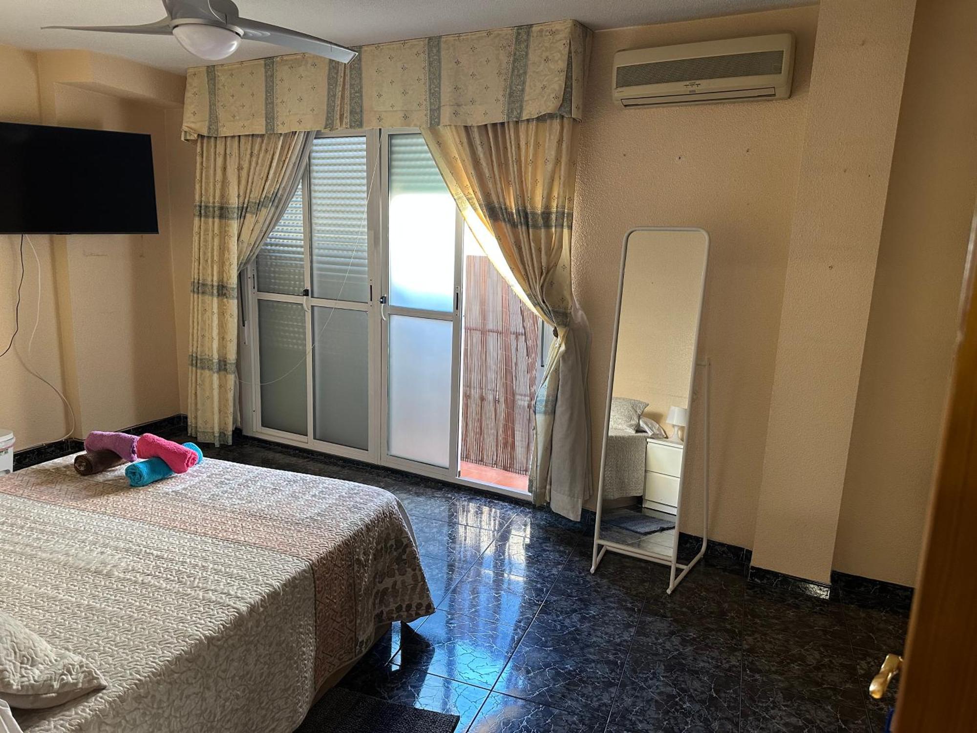 Almeria Centro Habitacion Privada En Apartamento Compartido المظهر الخارجي الصورة