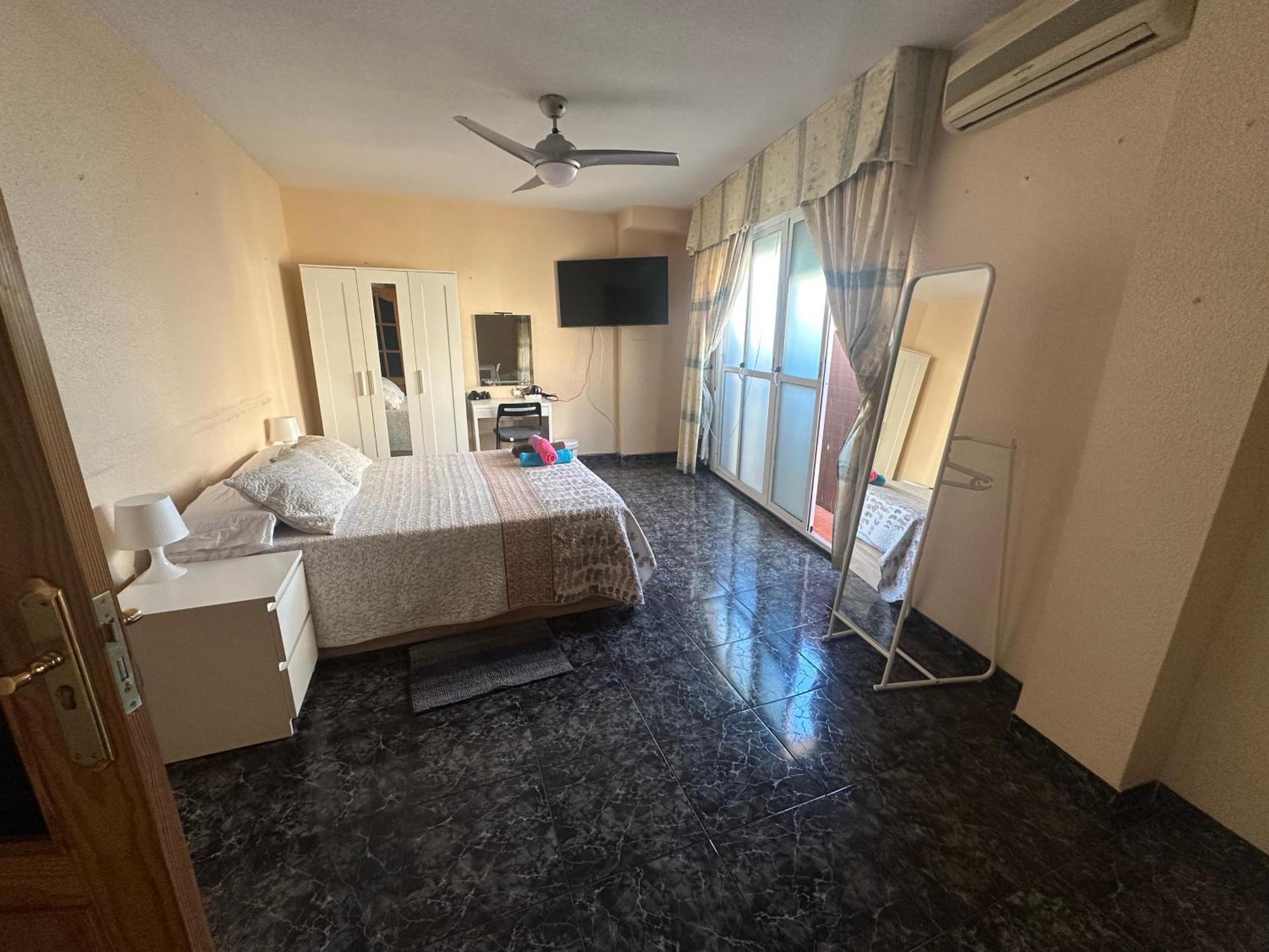 Almeria Centro Habitacion Privada En Apartamento Compartido المظهر الخارجي الصورة